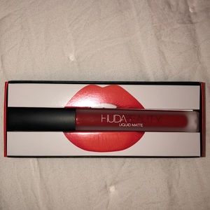 LIMITED EDITION HUDA BEAUTY LIQUID MATTE LIPSTICK